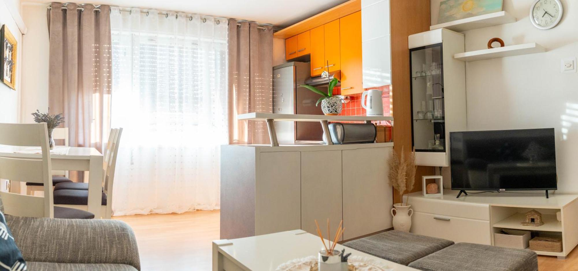 Apartman Lili Knin Exterior photo